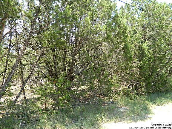 3rd image of 1224 Mendelin Dr