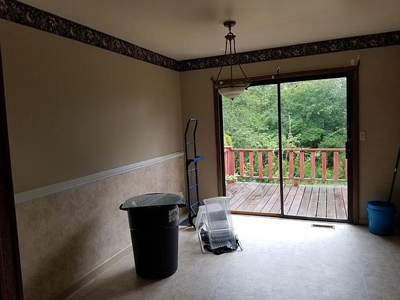 5th image of 294 Crestview Dr