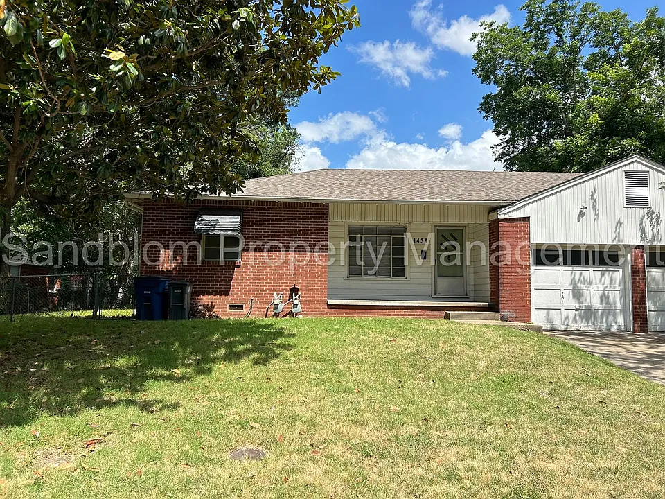 1439 S Louisville Ave