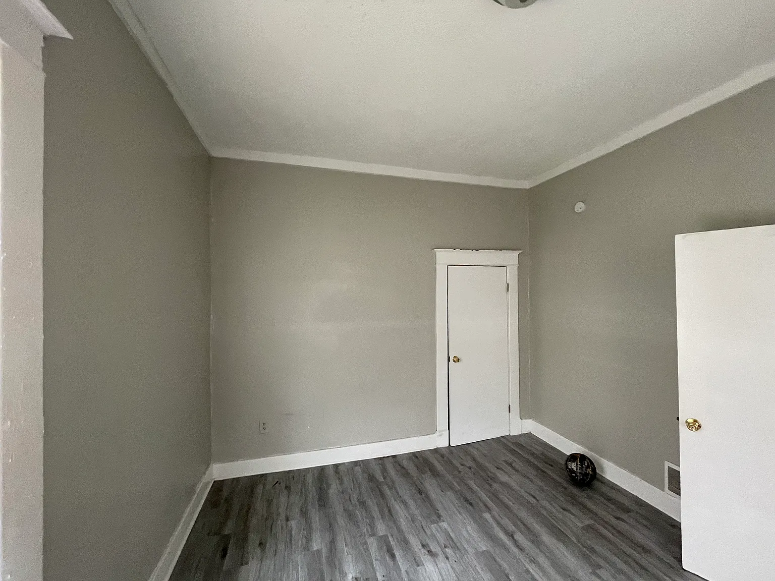 926 Stafford Ave — Photo 4