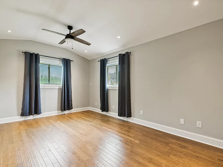 6121 Red Bud Ln — Photo 16
