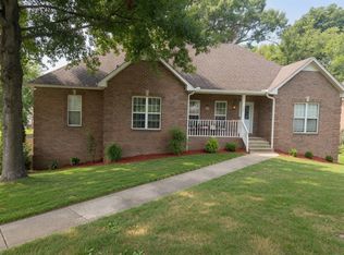 107 W Braxton Ln, Hendersonville, TN 37075