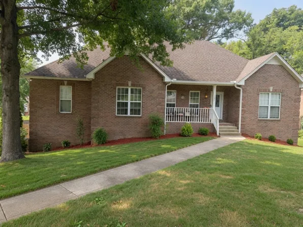 107 W Braxton Ln, Hendersonville, TN 37075