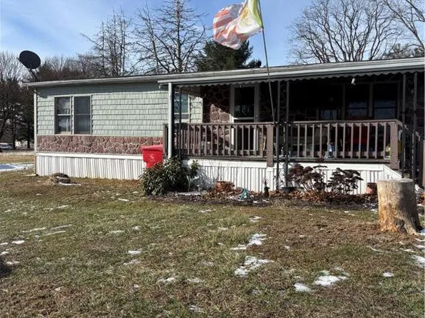 1034 Cherry Tree Xing, Breinigsville, PA 18031