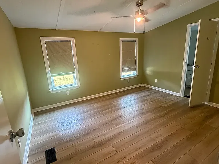 1032 Gilmore Rd — Photo 8