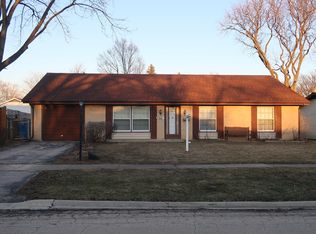 7885 Sherwood Cir S, Hanover Park, IL