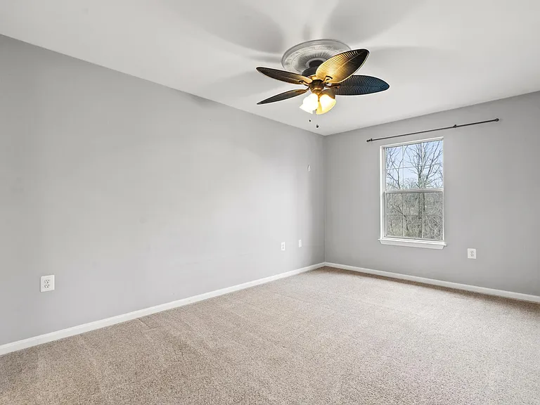 14022 Erie Ct — Photo 9