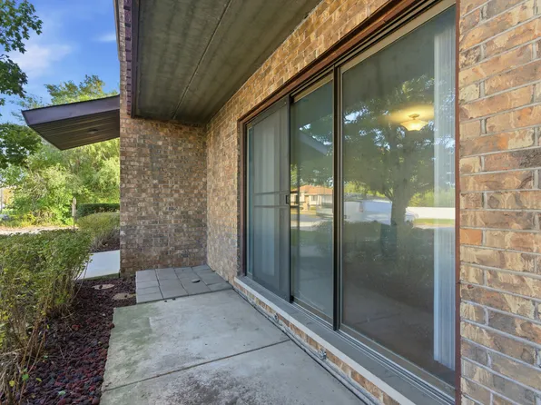 1863 Michigan City Rd APT 1W, Calumet City, IL 60409