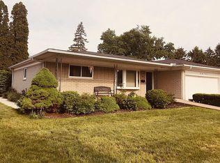 30131 Dell Ln, Warren, MI 48092