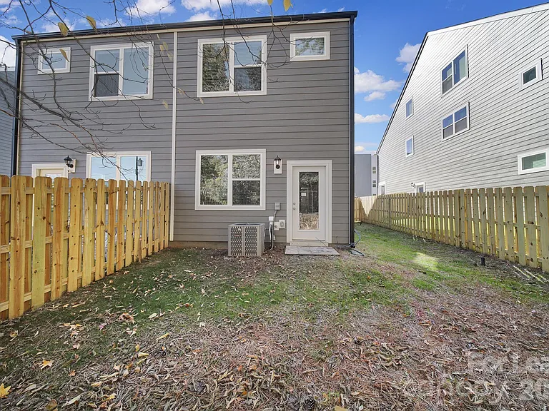 2432 Arty Ave — Photo 21