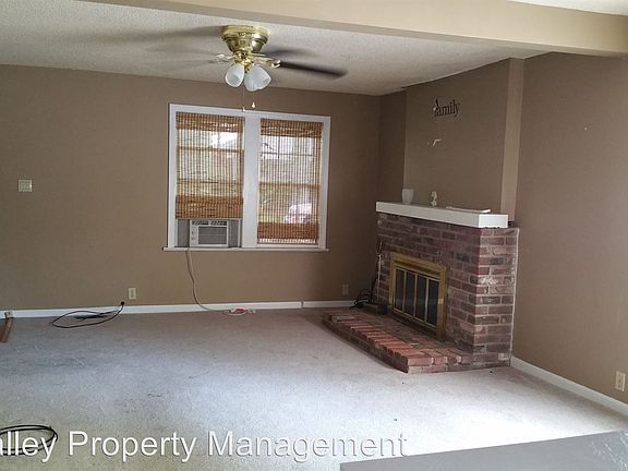 4th image of 2145 Putnam St