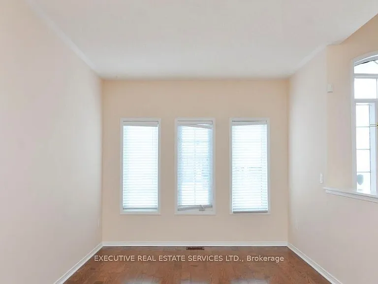 11 Midvale Rd — Photo 10