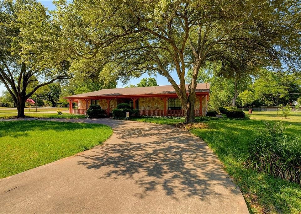 1st image of 509 Bear Canyon Dr