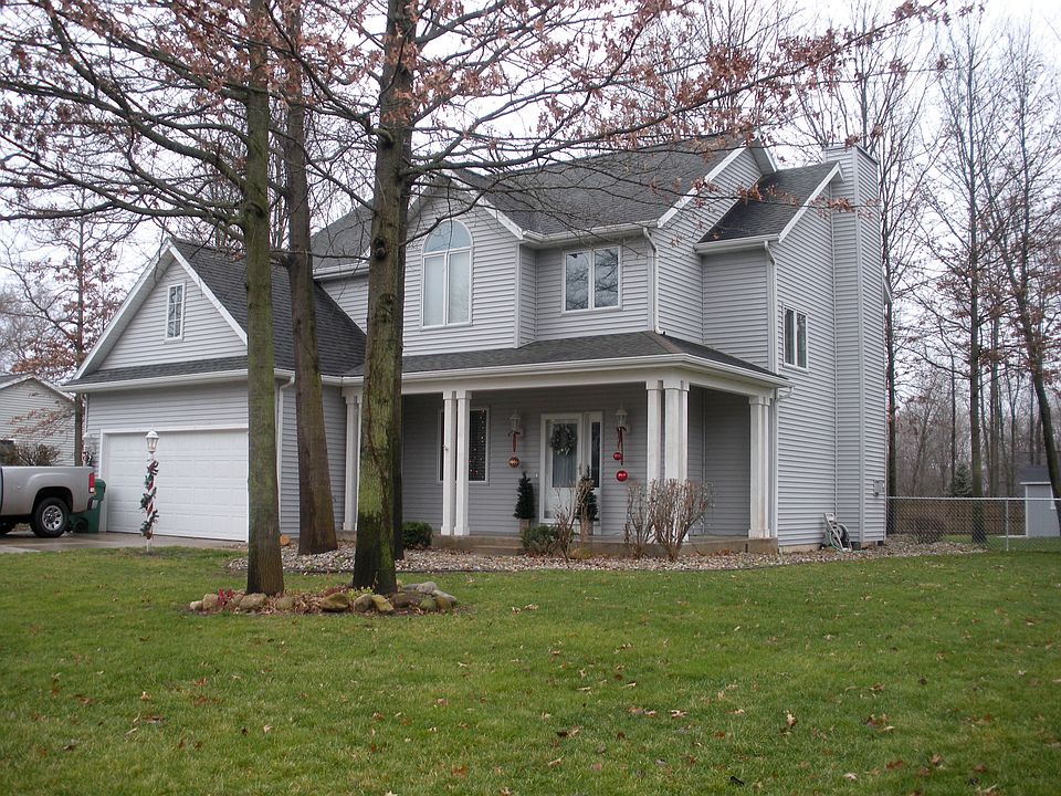 1st image of 55609 Chickadee Ct