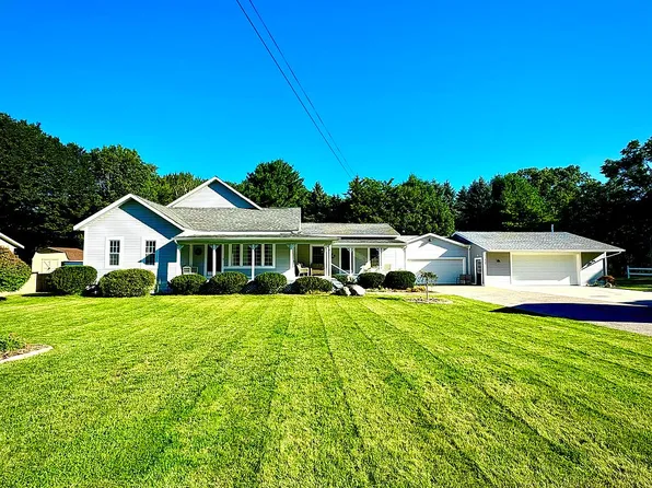 422 Randall Rd, Norton Shores, MI 49441