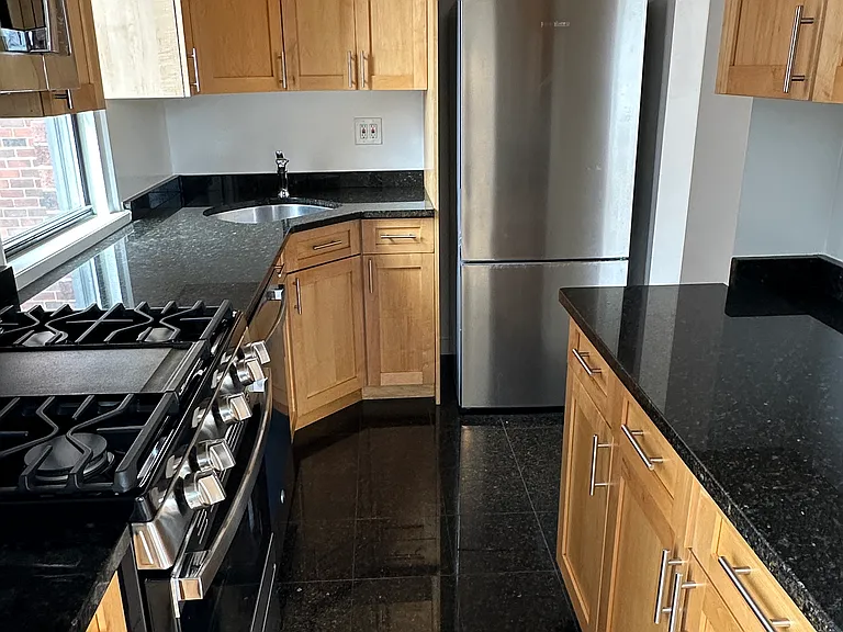 435 E 79th St #8W — Photo 5