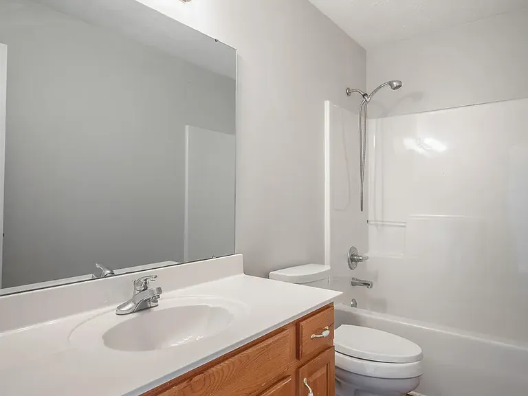 6449 Veronica Dr — Photo 11