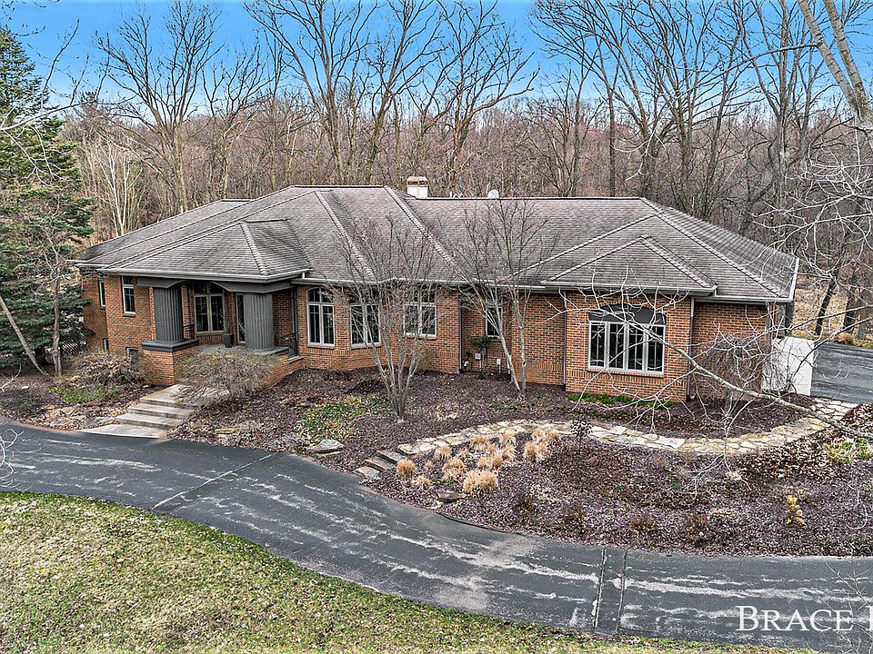 1st image of 3333 Mahogany Ct NE