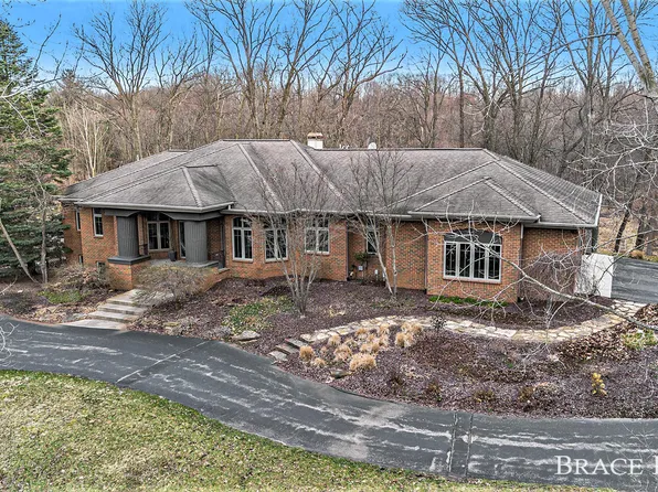 3333 Mahogany Ct NE, Grand Rapids, MI 49525