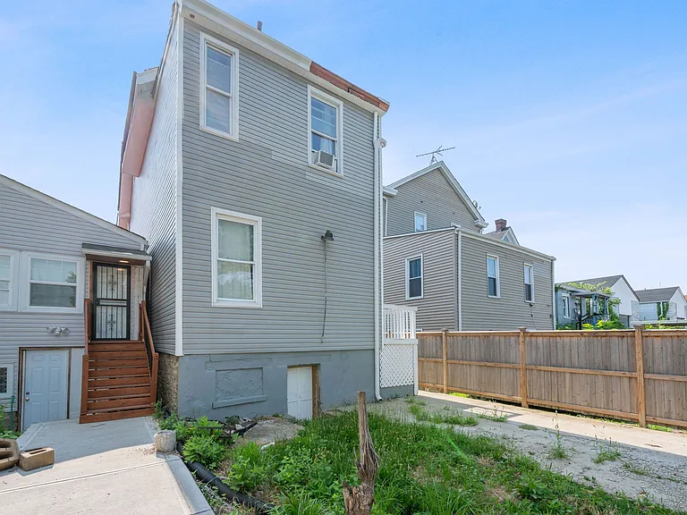 2413 Kenton St #2 — Photo 6
