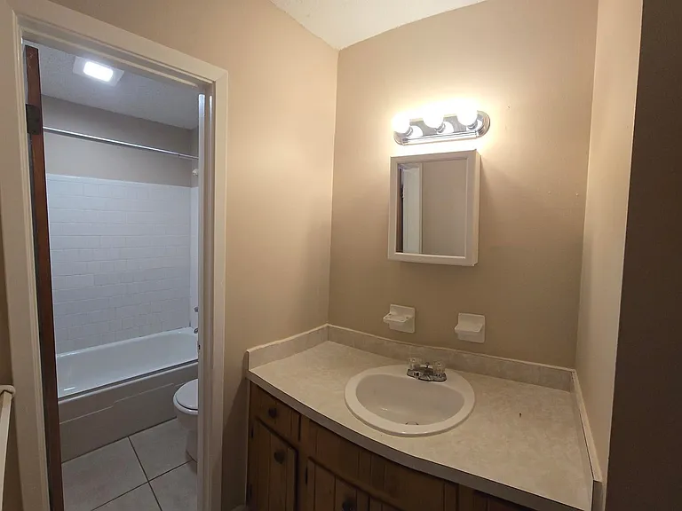 106 Valencia Dr — Photo 20