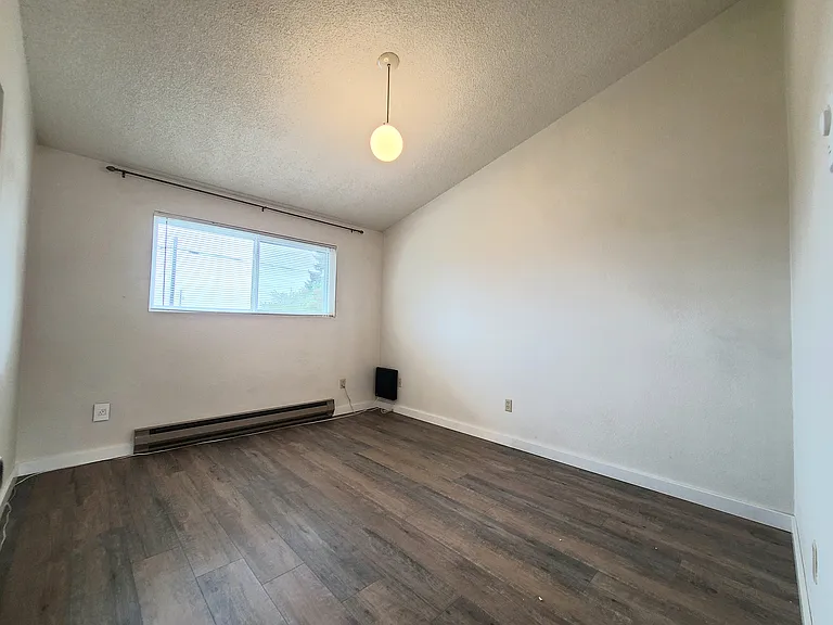 1614 Cedar St — Photo 7