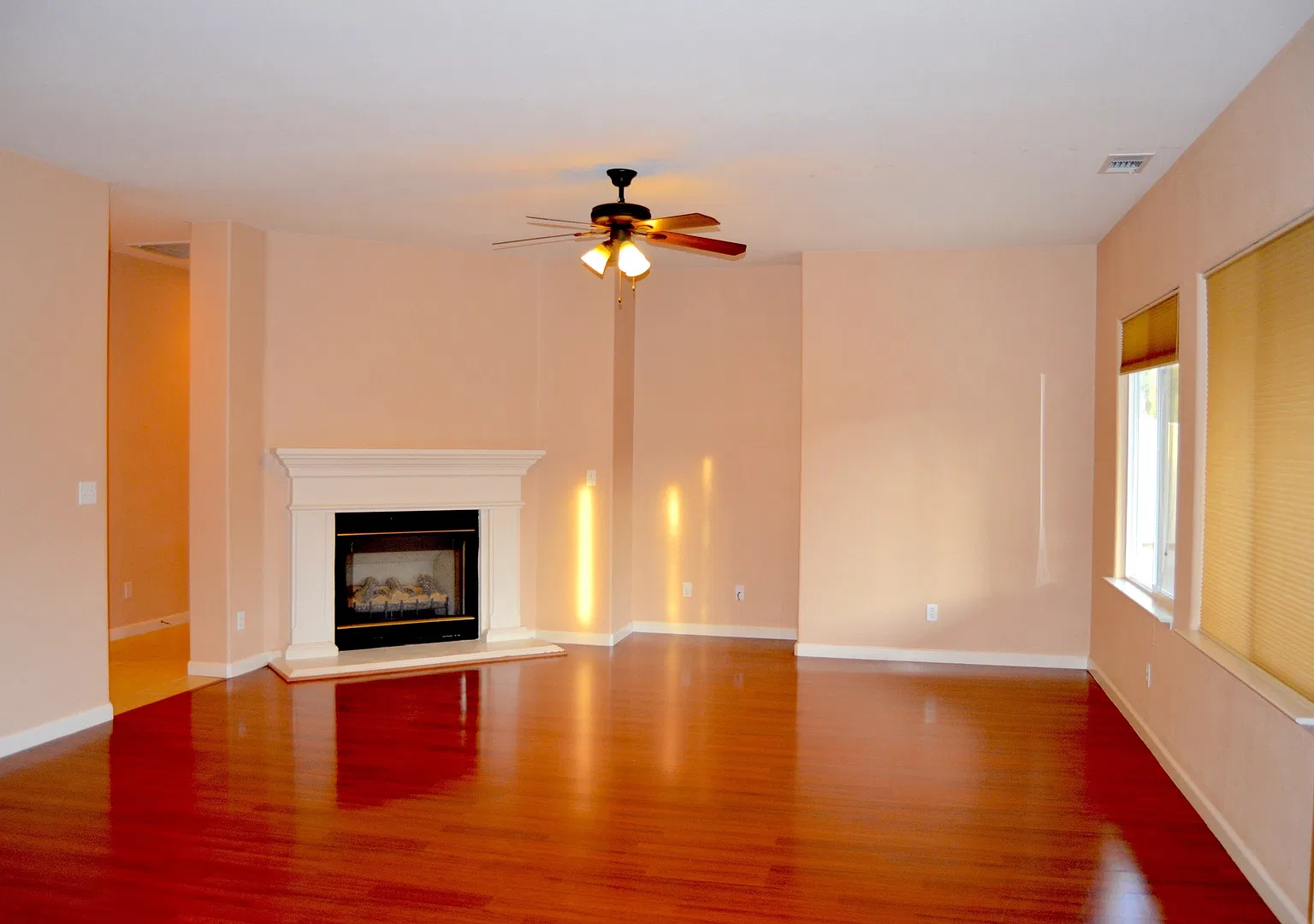 Beautiful!! 4 Bedroom 3 Bath Home Located In River Oaks Community Avail 11/1/26 Do Not Disturb Te... — Photo 4
