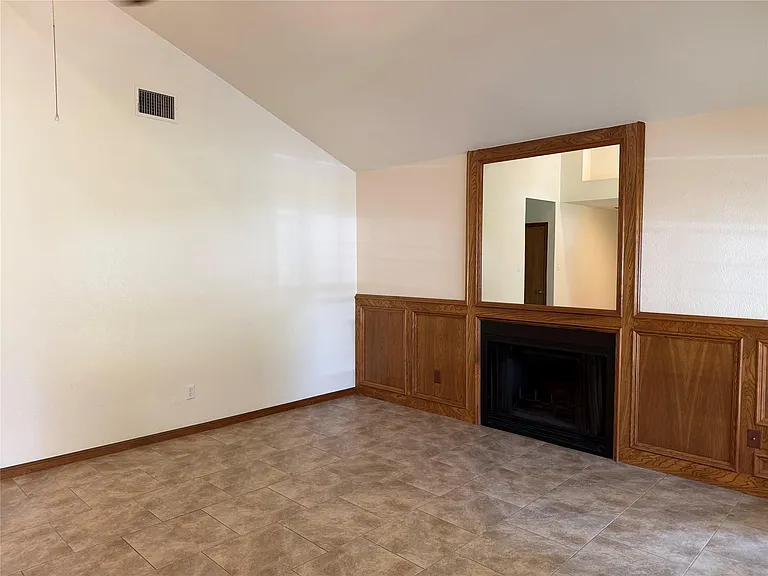 349 Fantail Loop #B — Photo 8