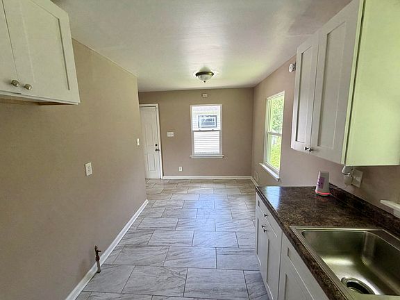 3rd image of 4841 Kentucky St