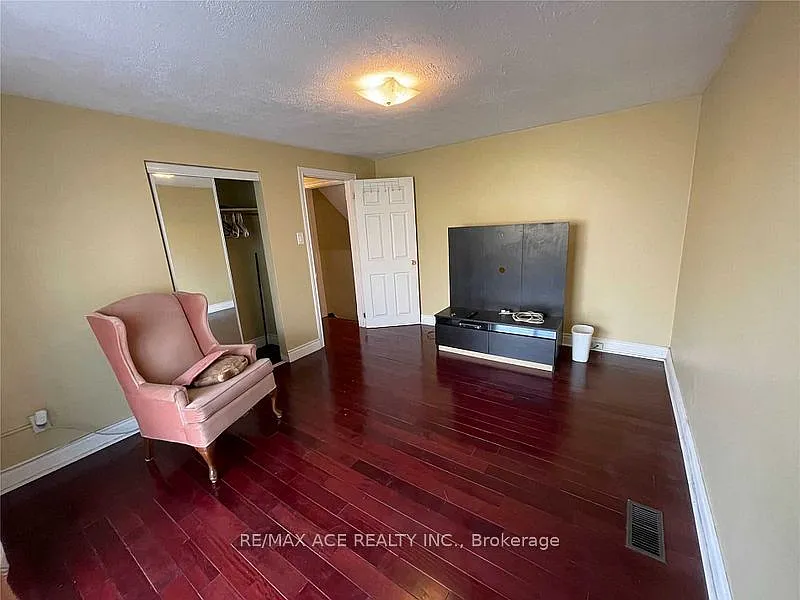 2 bed, $1,700 — Photo 3