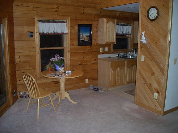 dinning area and galley ktch