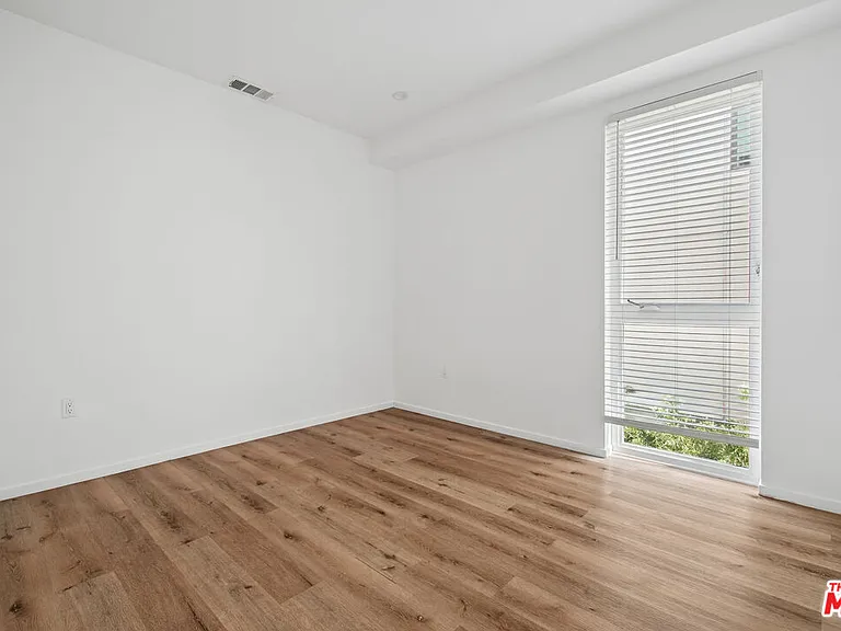 662 N Mariposa Ave #1/2 — Photo 9