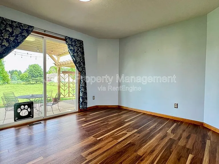 53641 Rolling Meadow Blvd — Photo 10