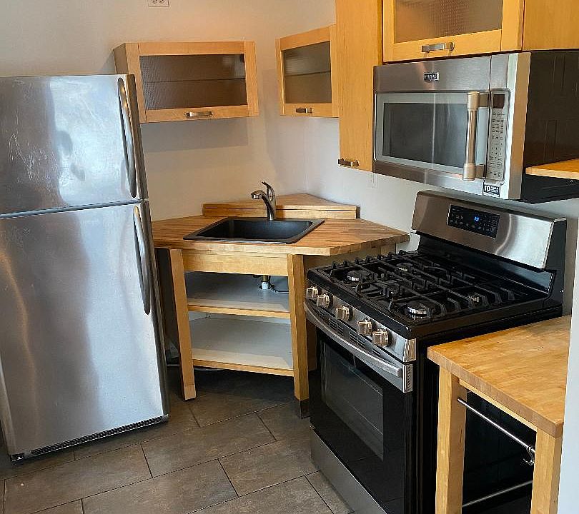 2nd image of 28 Melville St