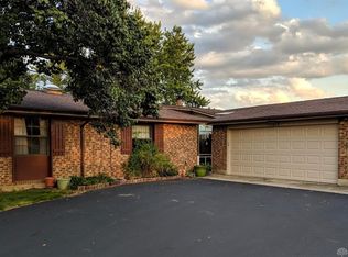 213 Gardengrove Way, Englewood, OH