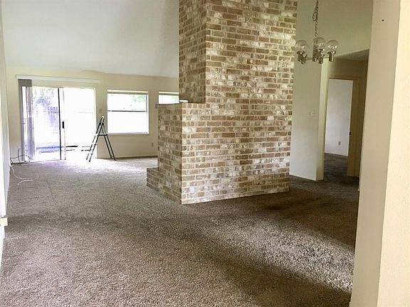3rd image of 1123 Grand Park Dr