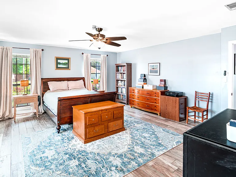 301 Cypress St — Photo 14