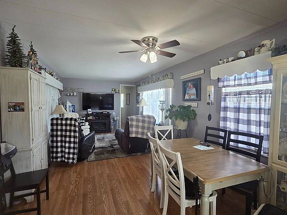 5th image of 803 Hegstrom Rd #39