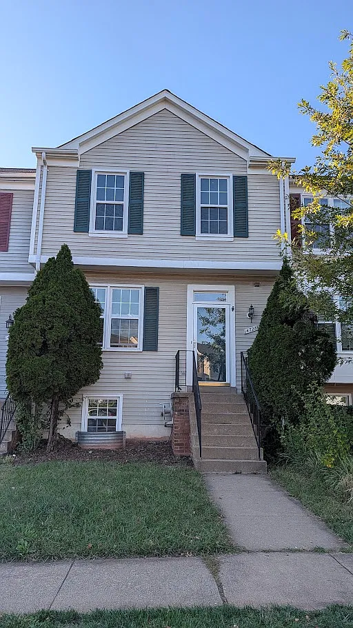 4 bed, 3.5 bath, 1832 sqft, $2,600 — Photo 2