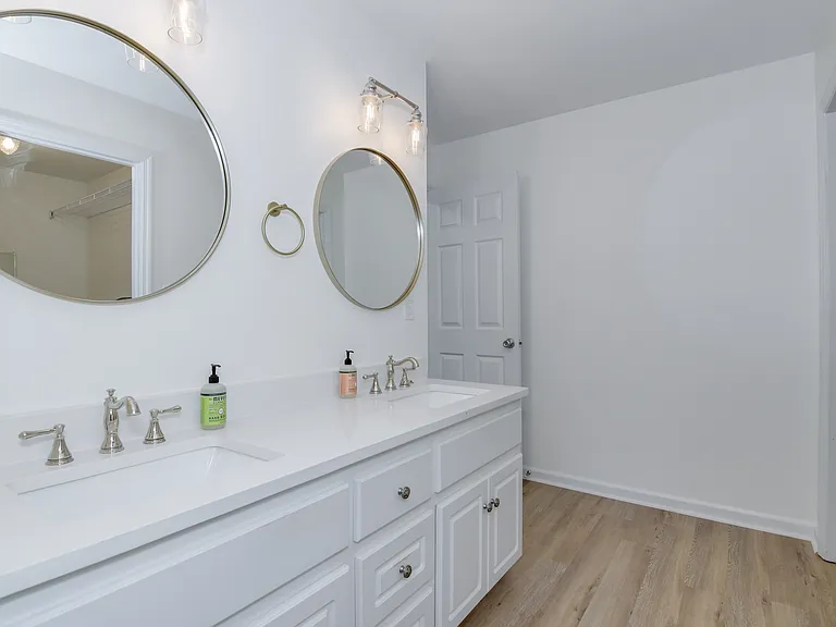 2044 Lillian Dr #1 — Photo 14