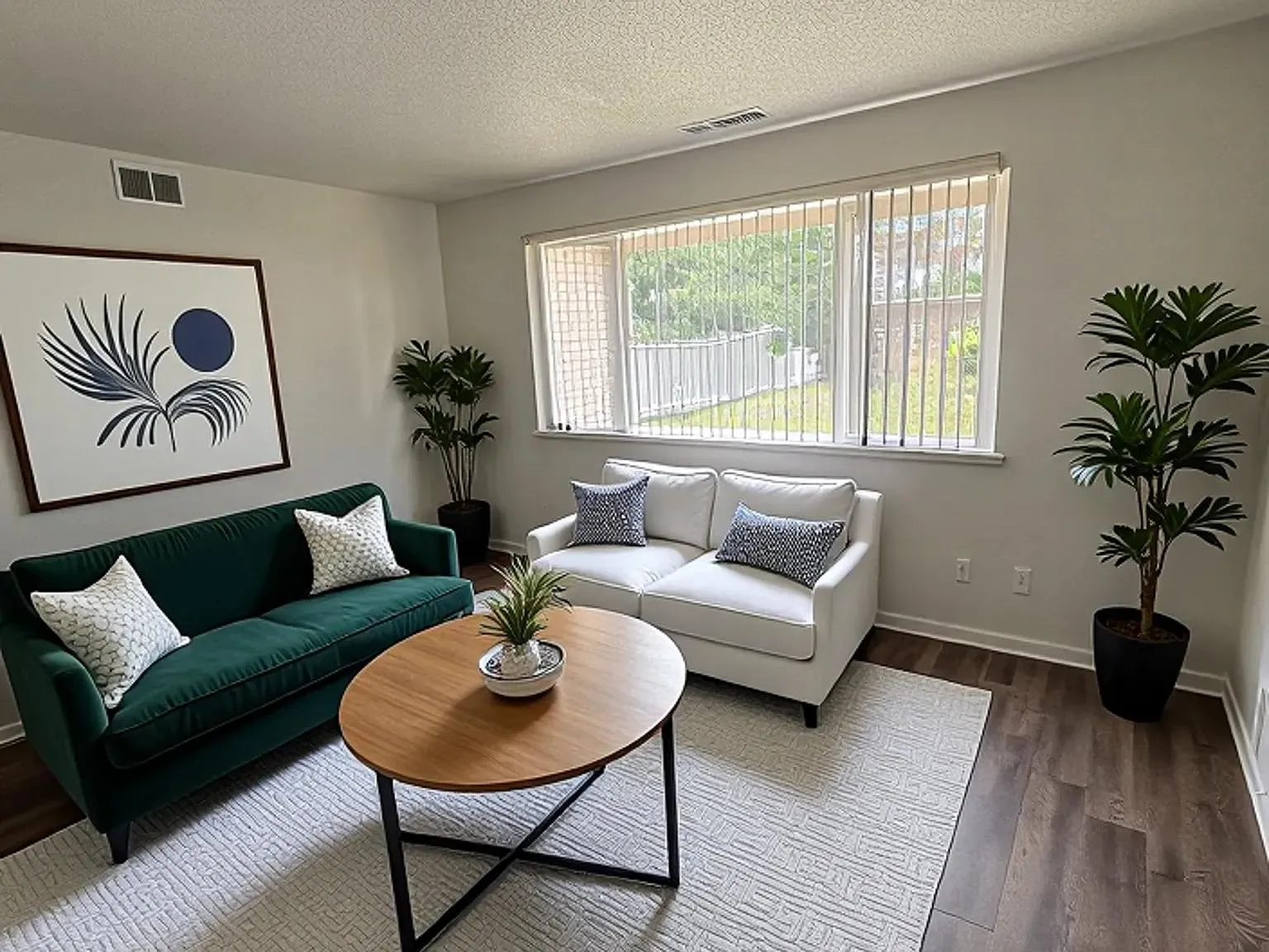 2 bed, 700 sqft, $1,150 — Photo 1