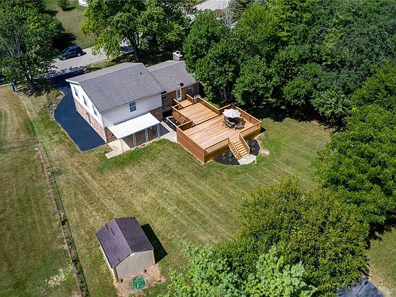 2nd image of 1412 Meadow Moor Dr