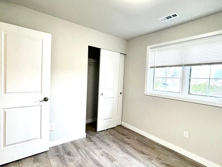 20832 Poplar Way — Photo 29