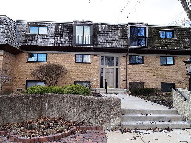 1st image of 210 Kenston Ct #210