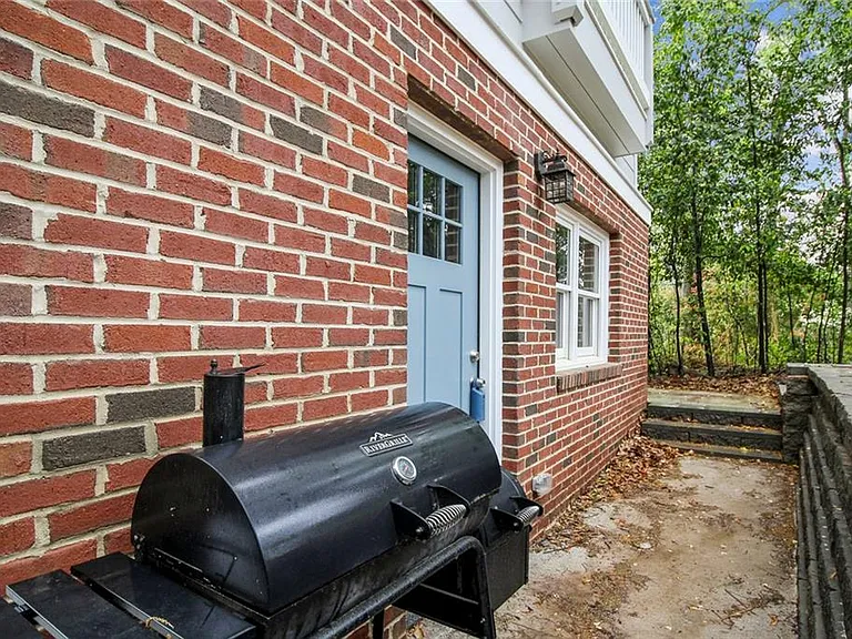 940 Saint Charles Ave NE #C — Photo 13