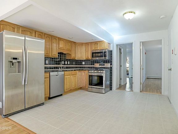 3rd image of 163 Nelson St #2