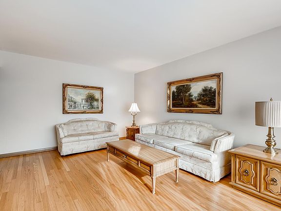 4th image of 8616 Carey Ave