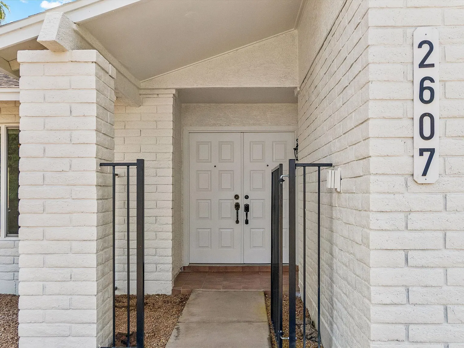 3 bed, 1905 sqft, $2,850 — Photo 4