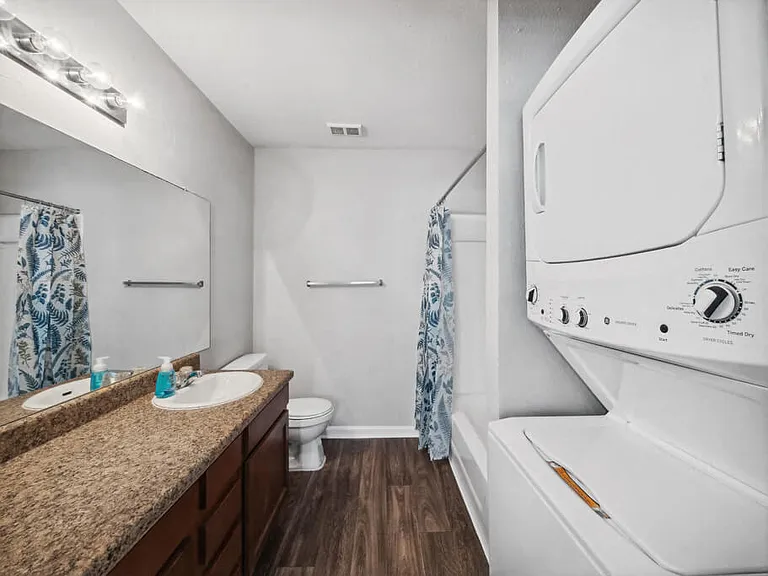 Forest Creek Apartments — Photo 6
