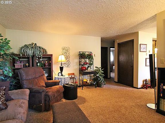 5th image of 3607 NE 45th St #21